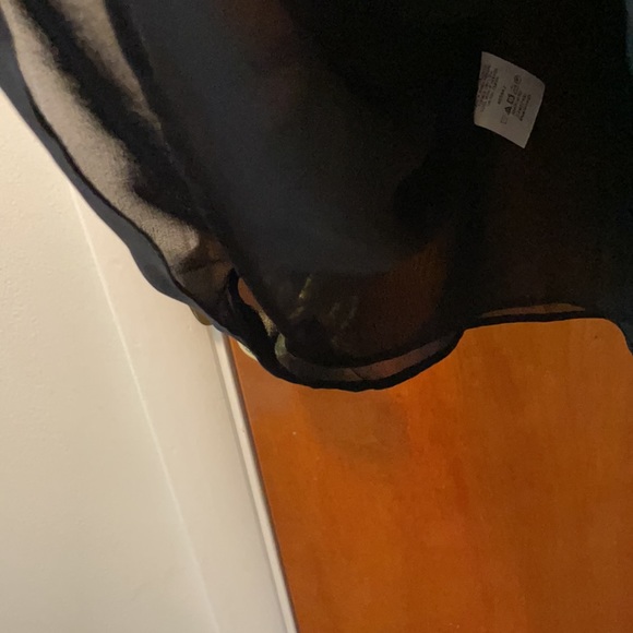 Ann Taylor black sleeveless blouse - Picture 6 of 6